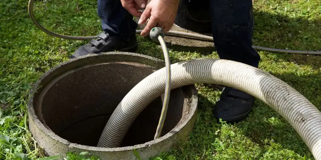 Plumber-Septic-Tank-Pumping
